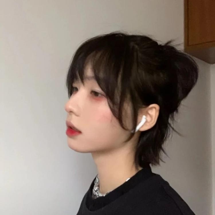 苍井优（饰 高荷惠） - 体育赛事直播在线观看 - 小程序影视